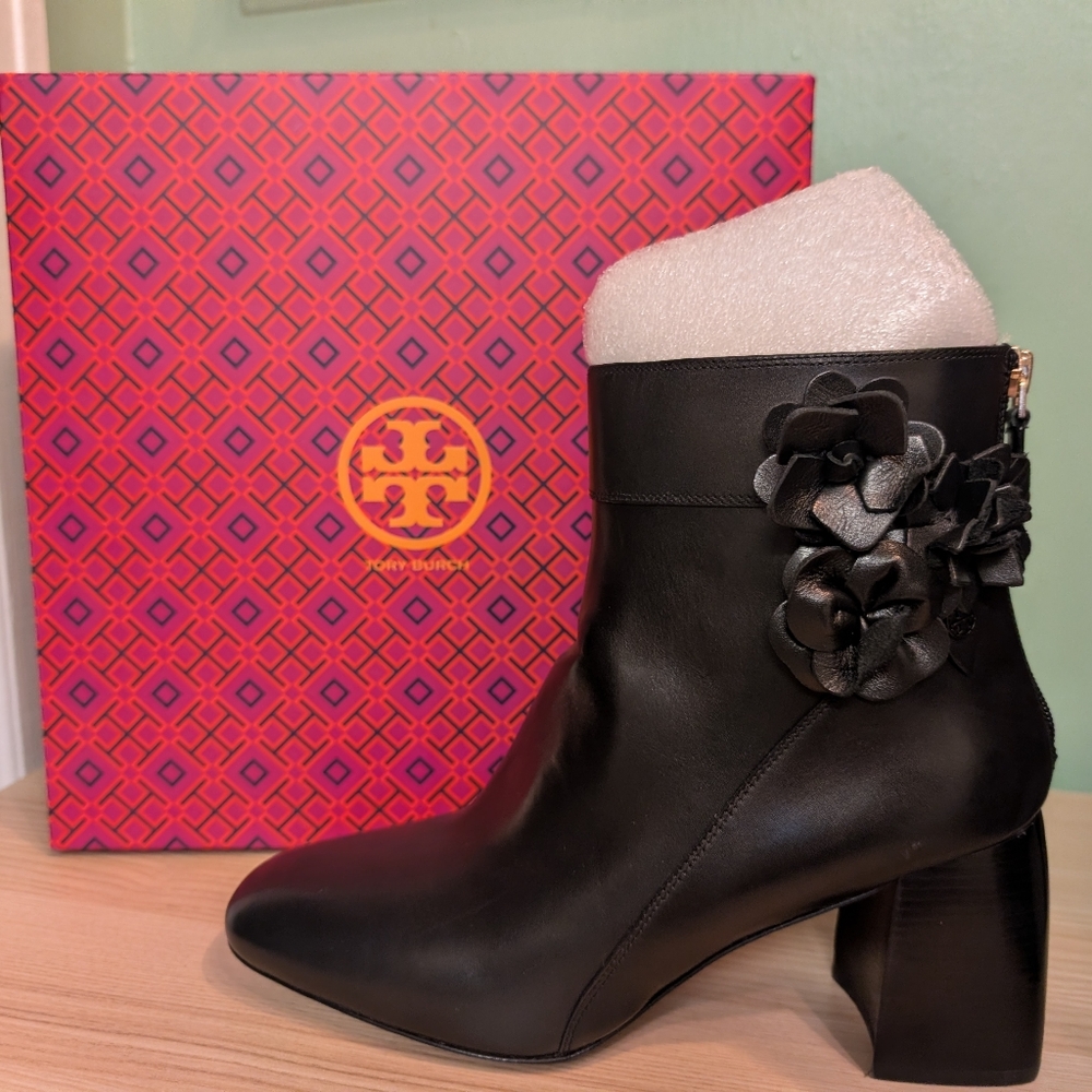 NIB Tory Burch Leather Blossom Boots - Picture 4 of 12